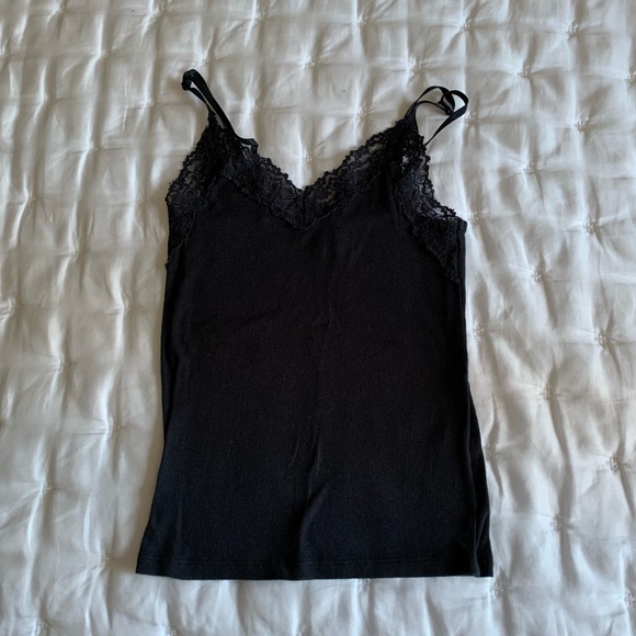 UO / lace cami - Picture 2 of 3